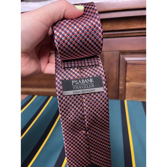 Jos. A. Bank Men's Traveler Orange Geometric Stain Resistant Silk Classic Tie - Picture 4 of 5